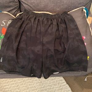 Men’s AKTIV Adidas dark black camouflage shorts with drawstring XL